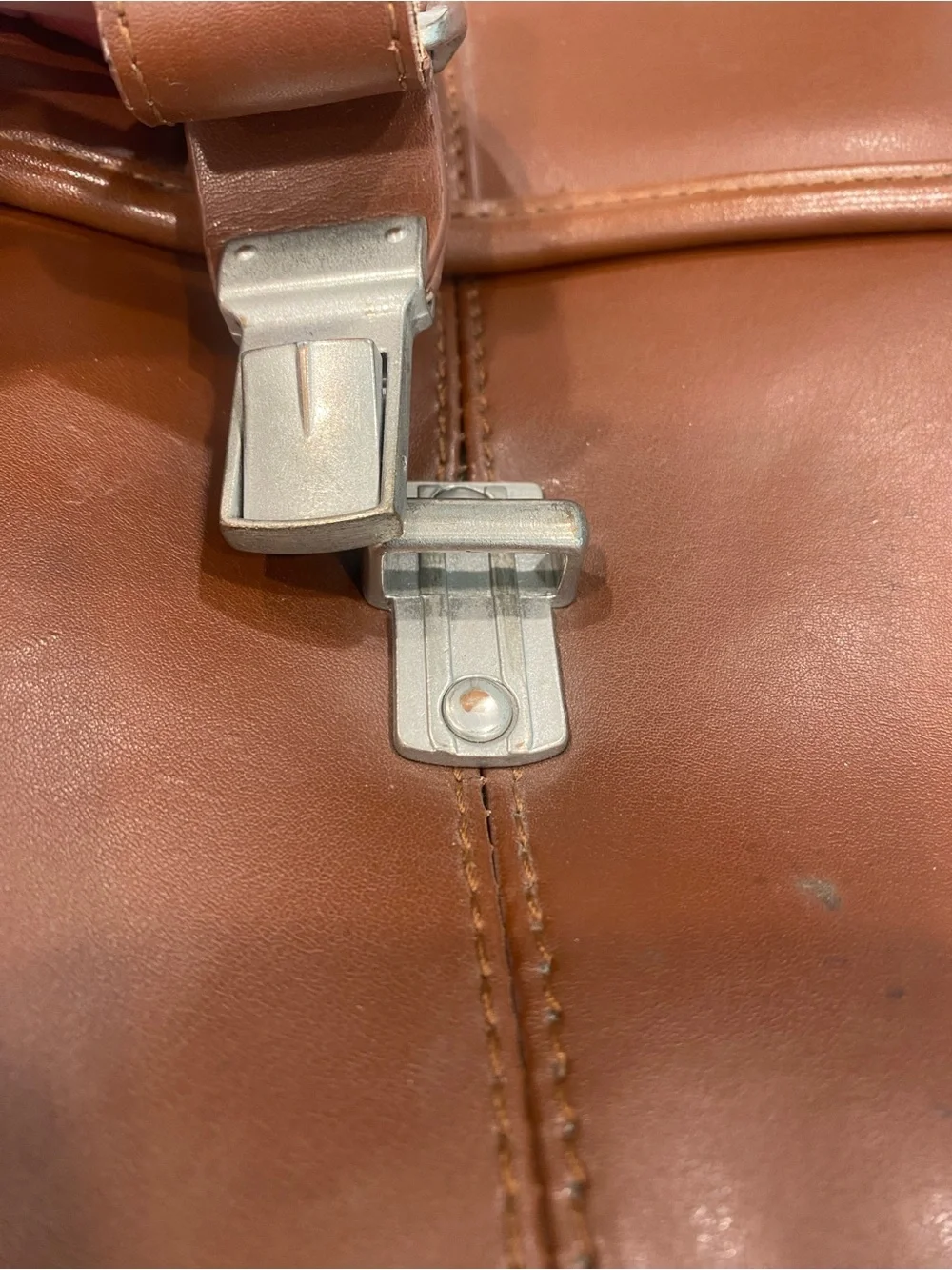 Samsonite Camel Brown Leather Laptop Briefcase, Buckle Flap & Shoulder Straps